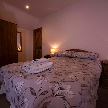 Bed and Breakfast Polhilsa Farm Callington Exterior foto
