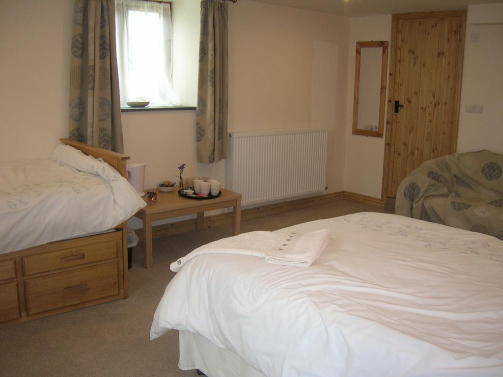 Bed and Breakfast Polhilsa Farm Callington Zimmer foto