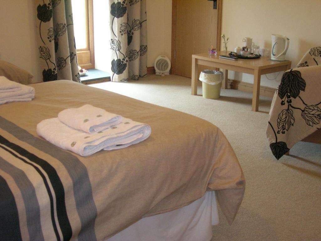 Bed and Breakfast Polhilsa Farm Callington Exterior foto
