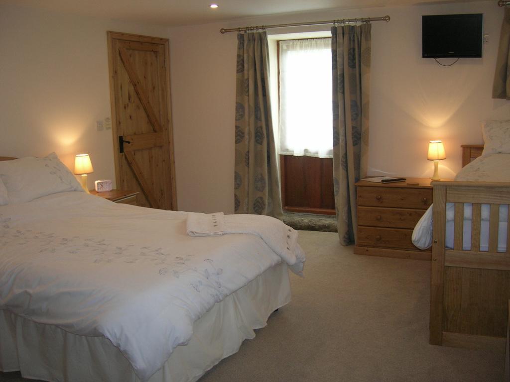 Bed and Breakfast Polhilsa Farm Callington Zimmer foto